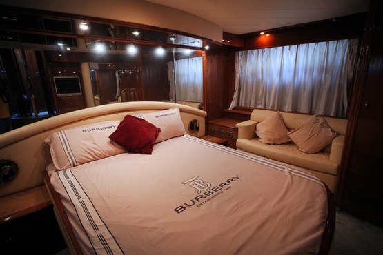 luna yacht | AED700/hour